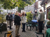 GTW-220918 Kuerten mk 01  Die Wanderer finden sich langsam ein ...