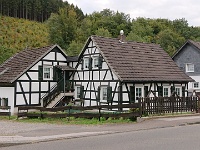 GTW 22-09-18 Kuerten-pre 23  Gegenüber der Waldmühle im Sülztal