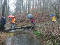 GTW-020220 BB joe 06  GS: Auch die Gruppe musste beim Goldenbergshammer die Dörpe überqueren - Vorsicht war angebracht.