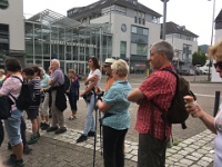 GTW 030618GB BeWaWo 02  Darunter bekannte Gesichter wie Stadtführerin Martina Rey (3. v. re.)