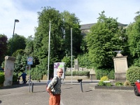 GTW 030618MK BeWaWo-pre 01  [Wir haben einige Bilder von der Vorwanderung eingestreut, an der auch Wanderführer Joachim Kutzner teilnahm.] Links sieht man  ein Originalstück der Berliner Mauer.