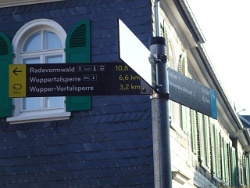 Wir folgen eine Weile dem Bergischen Panoramasteig zur Wuppertalsperre.