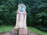 GTW-050519 joe-pre 05  Das Wilhelm Dörpfeld Denkmal - Dörpfeld war ein landesweit bekannter Volksschullehrer mit richtungweisenden Ideen.