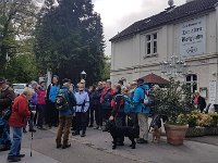 GTW-050519 mar start  34 zweibeinige und 2 vierbeinige Wanderer aus nah und fern hatten sich eingefunden.