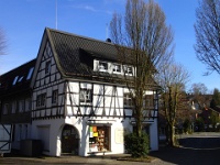 GTW 10.04.17 lindlar-vorw-mk 03  Viele altbergische Fachwerkbauten schmücken das Stadtzentrum.