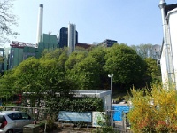Freibad Neuenhof mit der Müllverbrennungsanlage Korzert