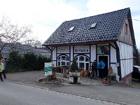 GTW-180318 mar 035  Den Hofladen der Straußenfarm in Emminghausen steuerten beide Strecken an.