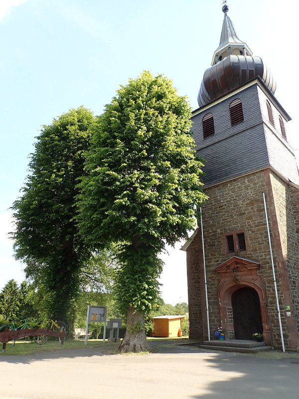 Die charakteristische Kirche von Egen