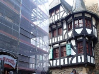 GTW 230917 Burg 20  An der Burg wird zurzeit viel restauriert.