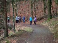 GTW-301219 Bever mar 13  Die Wanderer lassen es gemütlich angehen.