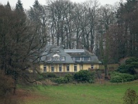 GTW-301219 Bever vin 19  ... um den Bau der Bevertalsperre zu ermöglichen ... und für sich und seine Familie baute er die Villa Hardt.