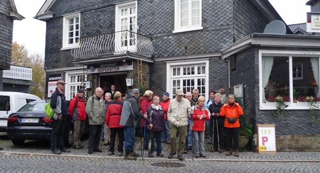 Start am Restaurant Hofgarten - (c)-Foto: Joachim Kutzner Start am Restaurant Hofgarten - (c)-Foto: Joachim Kutzner