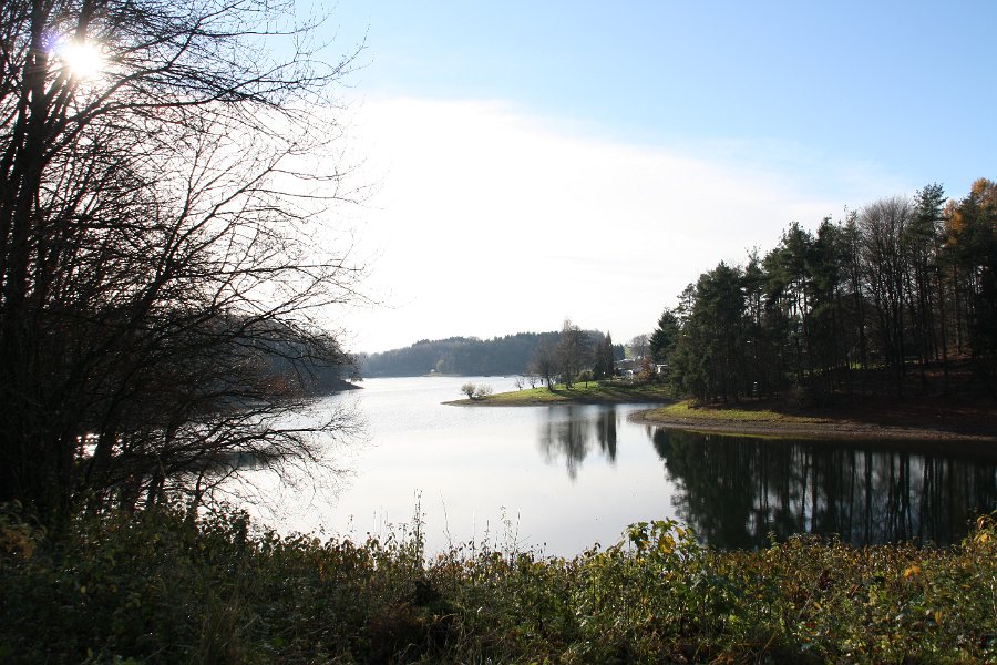 Links Käfernberg, rechts der Campingplatz II