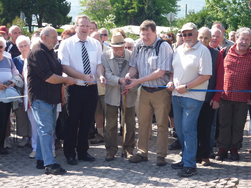 V. lks. Hans Feyer (Gaststätte Beverblick), Uwe Ufer (Bürgermeister), Günter Rüggeberg (Ehrenvorsitzender SGV), Norbert Bangert (1. Vorsitzender SGV, Abtlg. Hückeswagen), Ditmar Jäger (1. Vorsitzender Wandergruppe Dhünn, DVV-Landespräsident NRW und -Vizepräsident Deutschland)