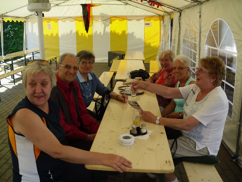 Bis spät in den Nachmittag machten wir es uns im Festzelt am Beverblick gemütlich und tauschten uns aus.