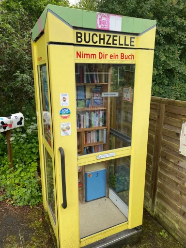 Büchertelefonzelle in Linde