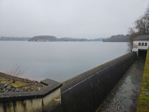 Die Bevertalsperre ist voll. (Kleine Strecke, Foto von der Vortour)