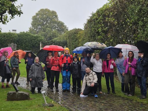 Die, die dem Regen trotzten Die, die dem Regen trotzten