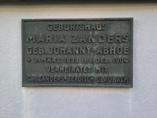 Diese Tafel befindet sich in der Marktstraße.